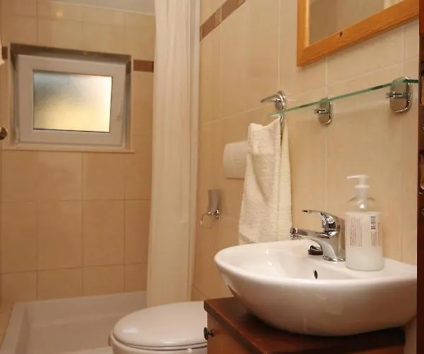 Semesterbostad Seaside House Kastel Novi, - 7554 *